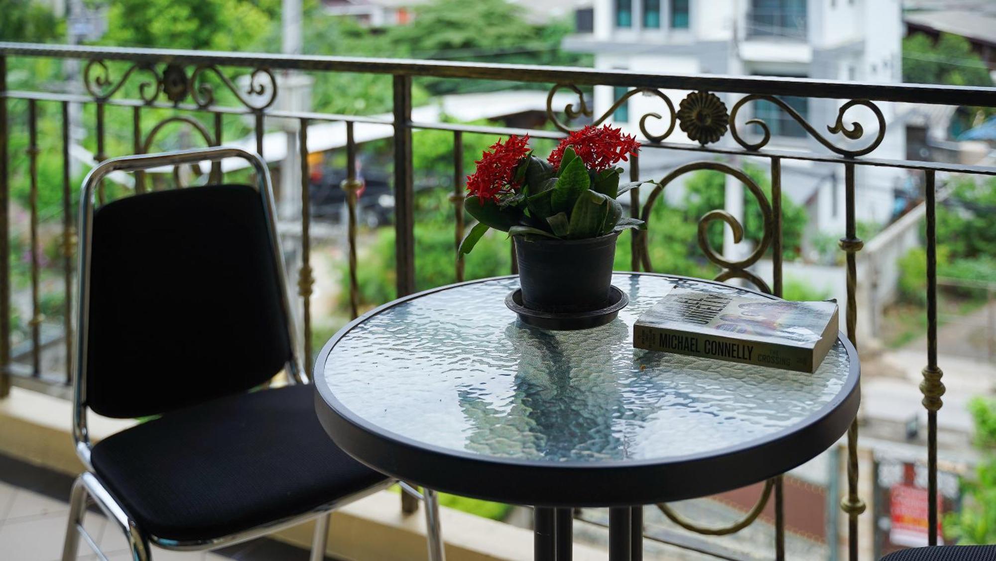 Laph Kham House Aparthotel เชียงใหม่ ภายนอก รูปภาพ