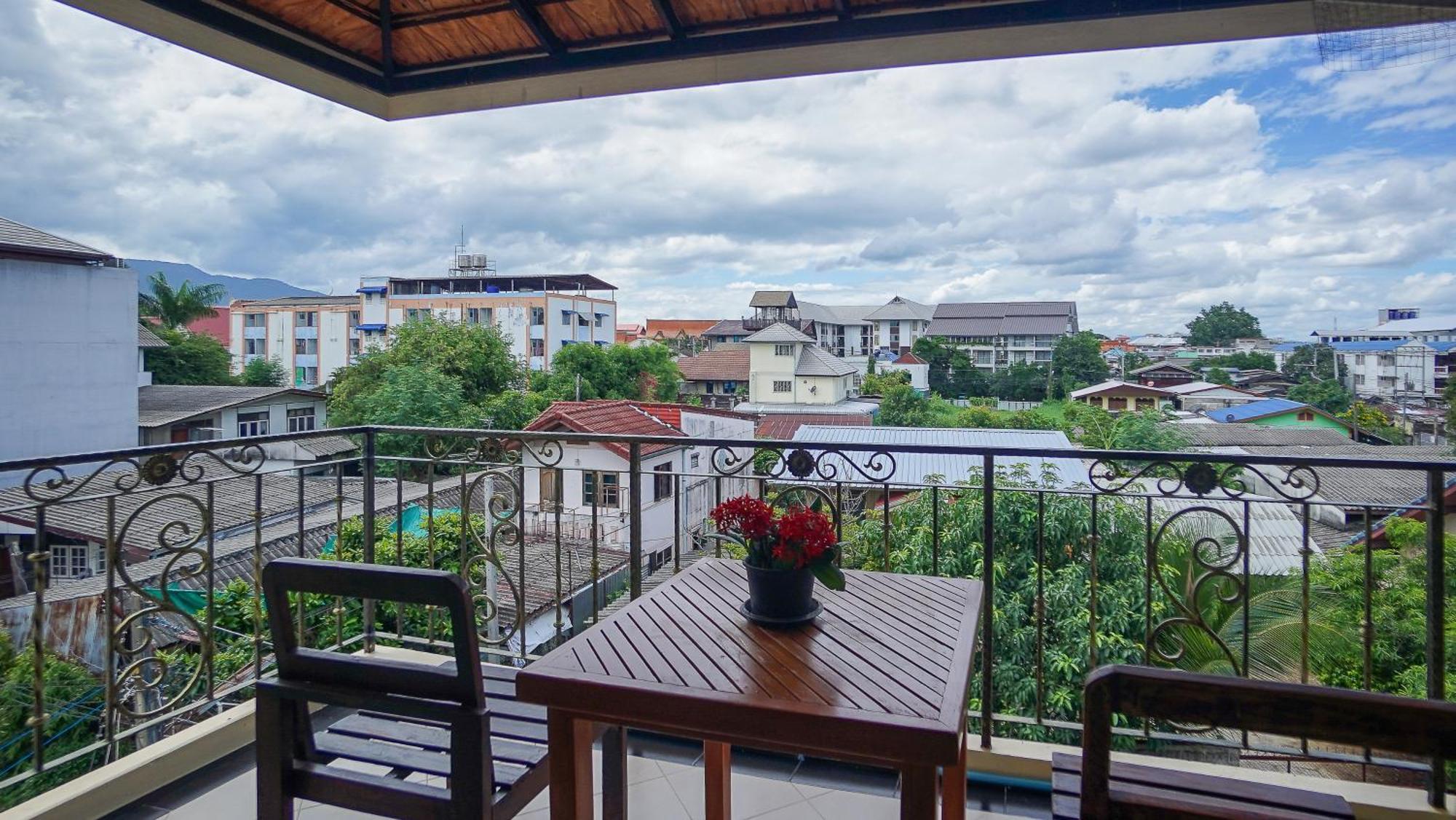 Laph Kham House Aparthotel เชียงใหม่ ภายนอก รูปภาพ
