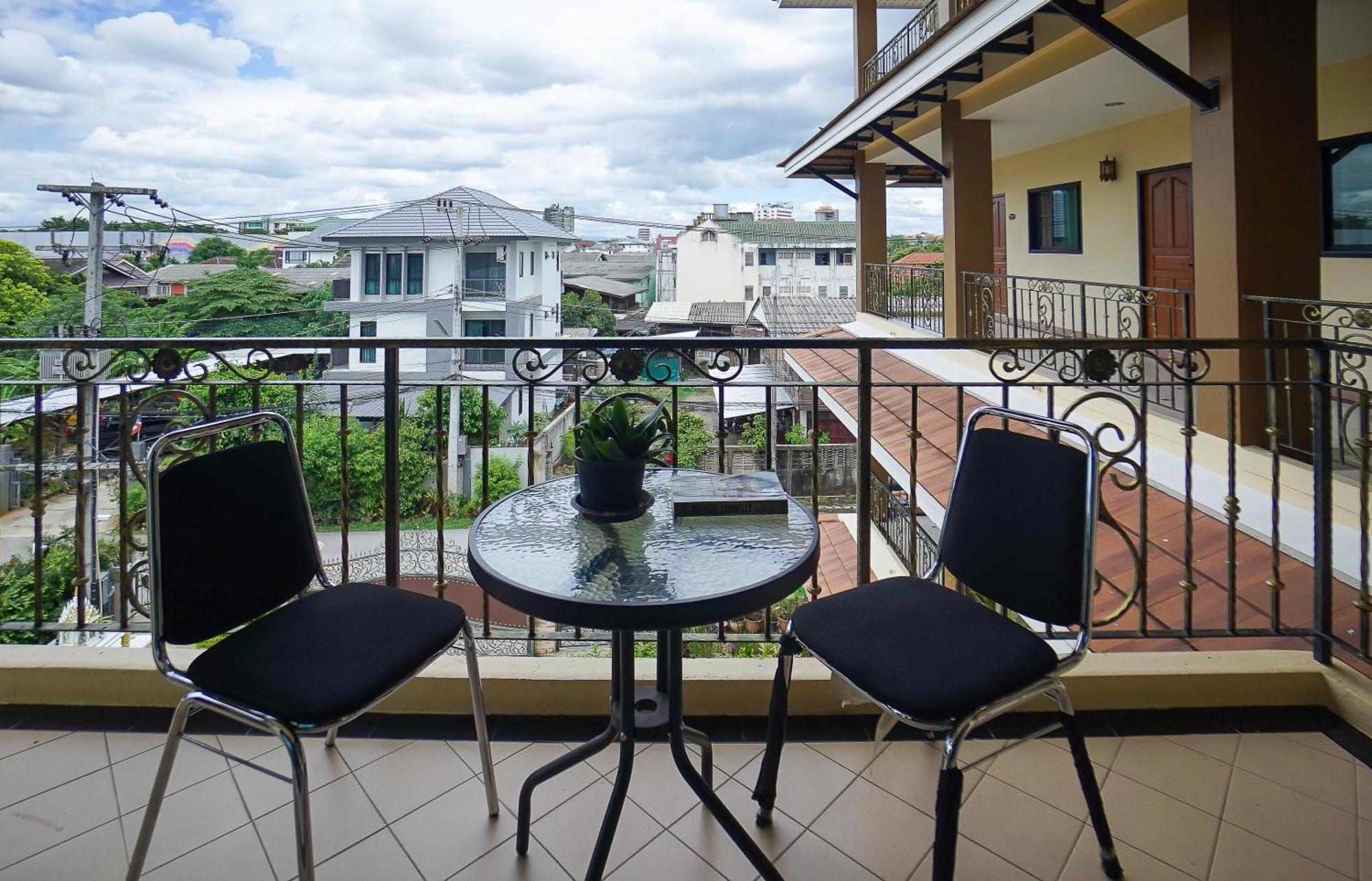 Laph Kham House Aparthotel เชียงใหม่ ภายนอก รูปภาพ