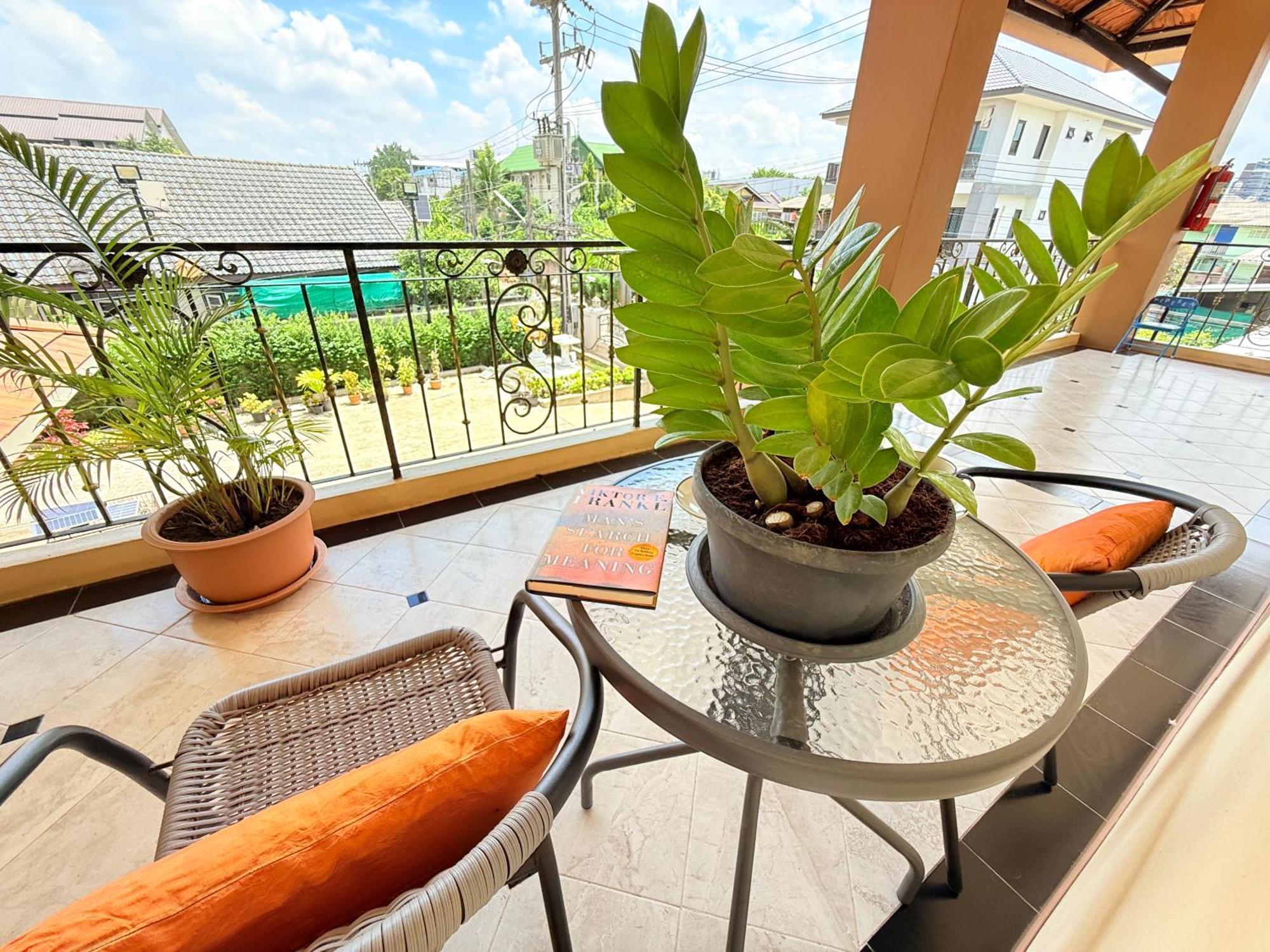 Laph Kham House Aparthotel เชียงใหม่ ภายนอก รูปภาพ